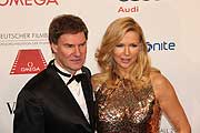 Veronica Ferres macht immer eine gute Figur auf dem roten Teppich, hier an der Seite ihres Lebensgefährten Ulrich Maschmeyer (Foto: Martin Schmitz)